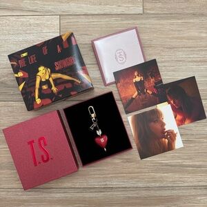 Taylor Swift It’s Frightening Edition (Without CD)